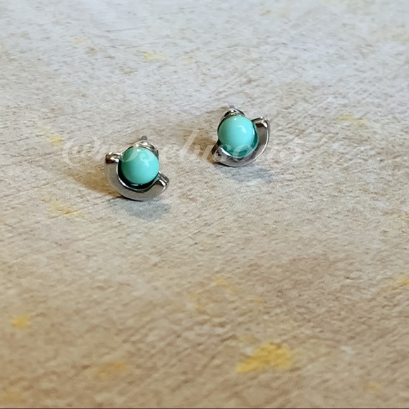 RoseBisou5 | 5PinkKisses Jewelry - 💋🆕Dainty Silver Boho Crescent Stud Earrings